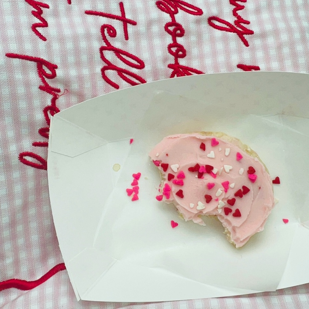 Build My Cozy Girls Night In Box 📚 🧖🏻‍♀️